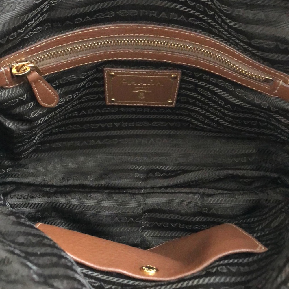 💯 Authentic Prada Bag - image 4